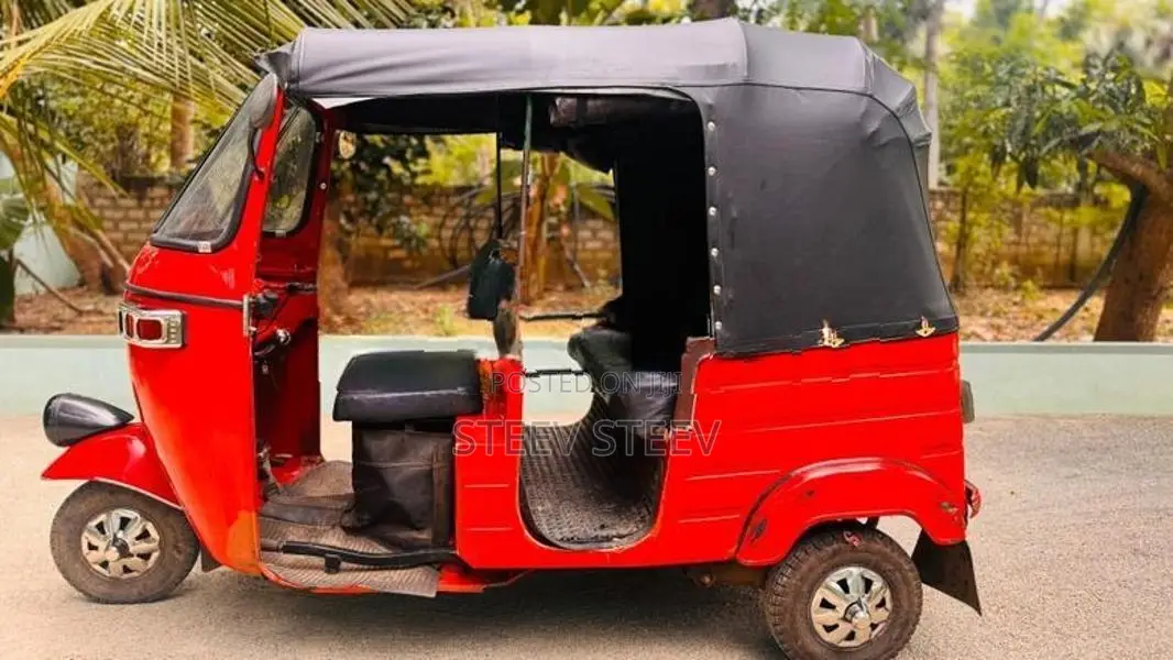 Bajaj RE 2005