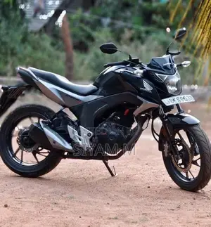 Honda CB Hornet 2016
