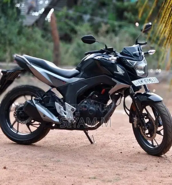 Honda CB Hornet 2016