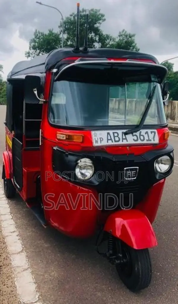 Bajaj RE 2015