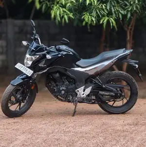 Honda CB Hornet 2016