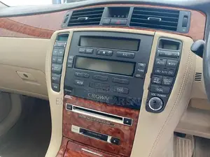 Toyota Crown Royal Saloon 2007
