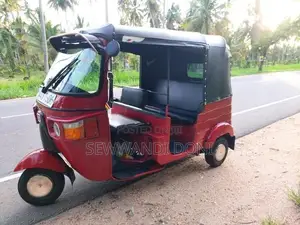 Bajaj RE 205 2013