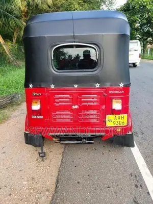 Bajaj RE 205 2013