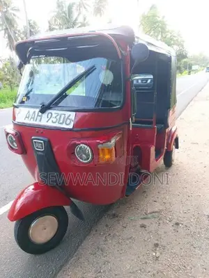 Bajaj RE 205 2013