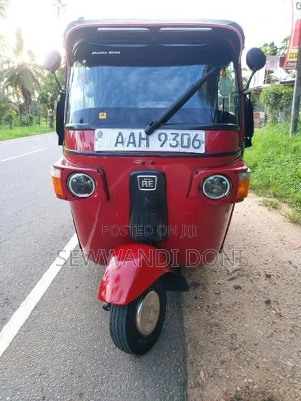 Bajaj RE 205 2013