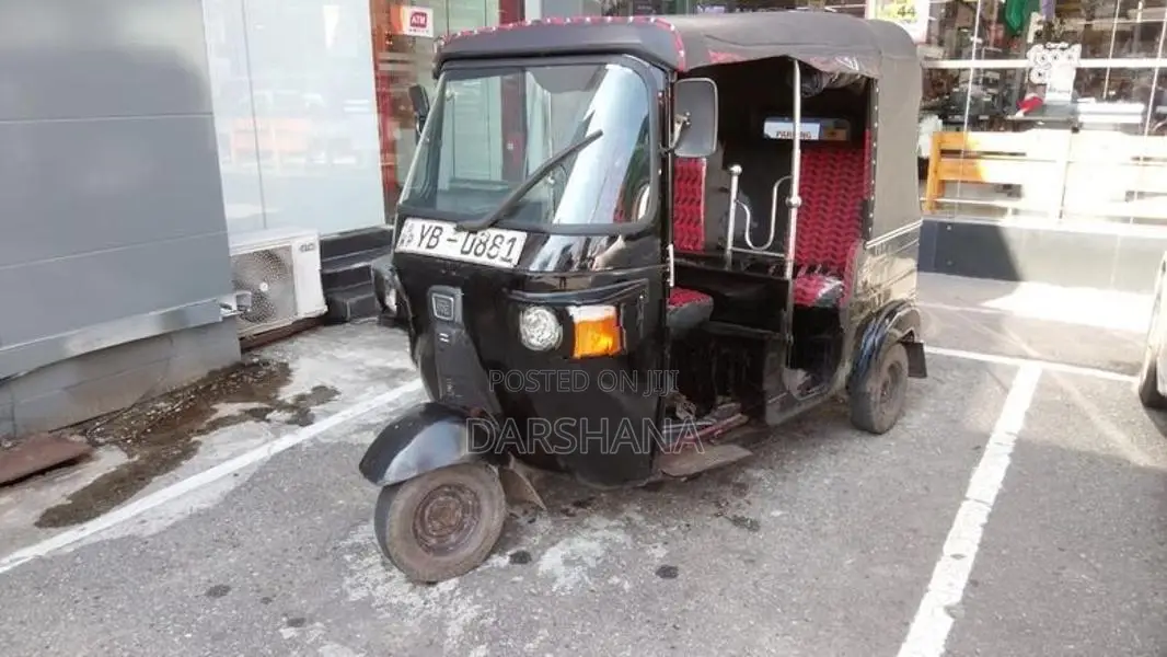 Bajaj RE 2011