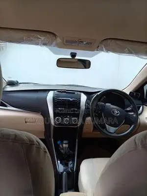 Toyota Yaris Ativ 2017