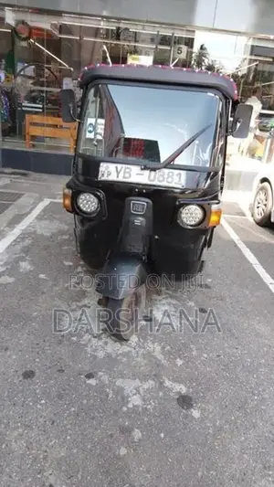 Bajaj RE 2011