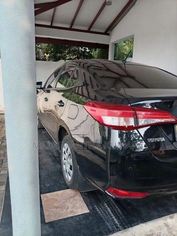 Toyota Yaris Ativ 2017