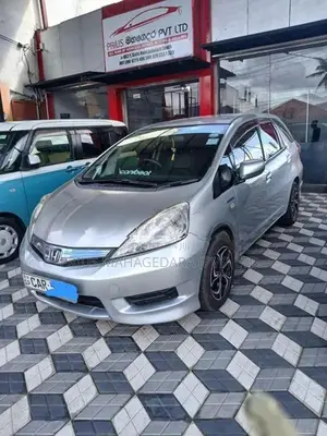 Honda Fit Shuttle GP2 2013