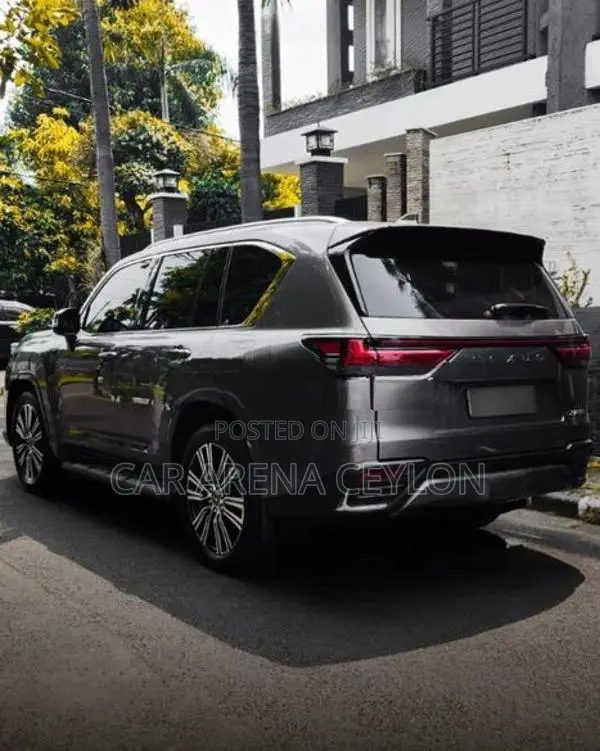 Lexus LX600 2025