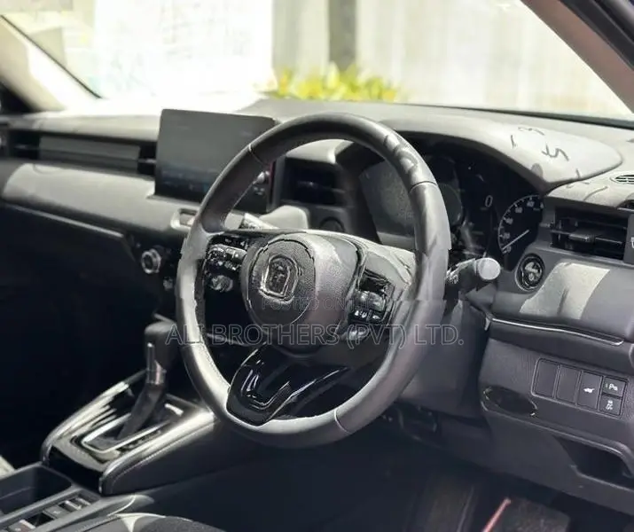 Honda Vezel Z 2025