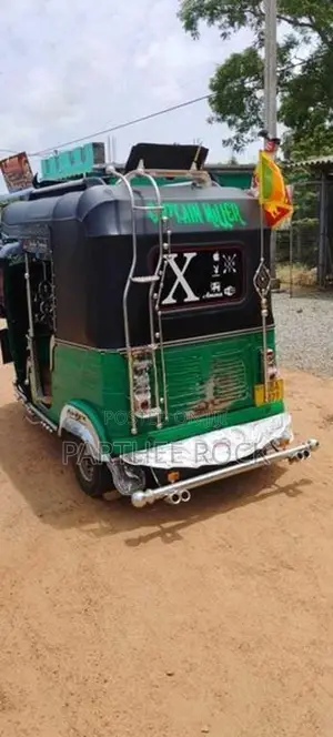 Bajaj RE 2015