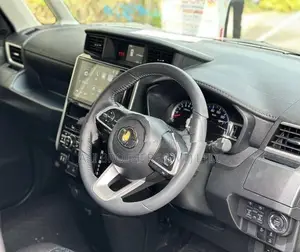 Toyota Roomy Custom G 2025