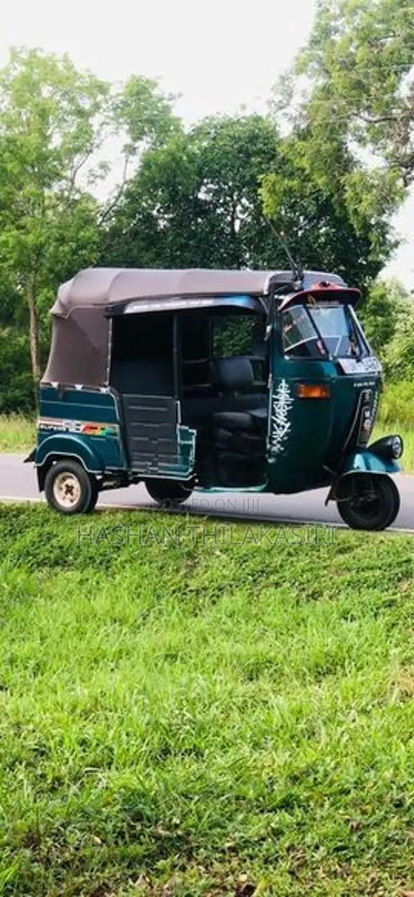 Bajaj RE 2004