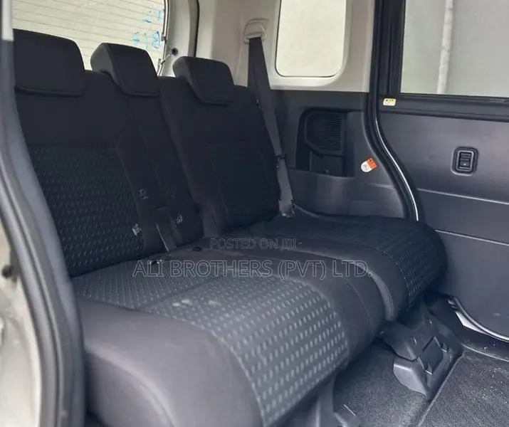 Toyota Roomy Custom G 2025