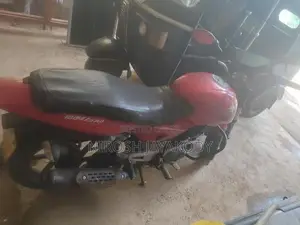 Bajaj Pulsar 180 2004