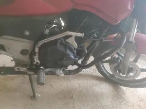 Bajaj Pulsar 180 2004