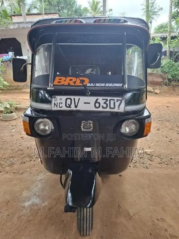 Bajaj RE 2010