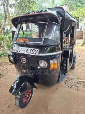 Bajaj RE 2010