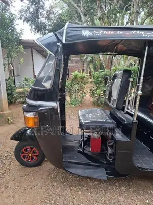 Bajaj RE 2010