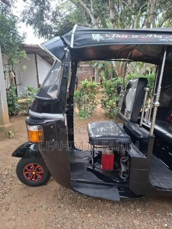 Bajaj RE 2010