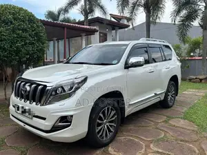 Toyota Land Cruiser Prado TX 150 2016