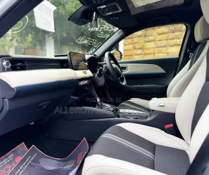 Honda Vezel Z Play Premium 2026