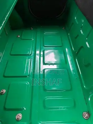 Bajaj RE 2019