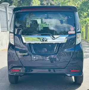 Toyota Roomy Custom G 2025