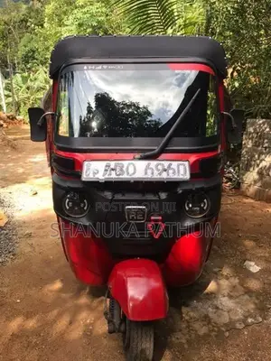 Bajaj RE 2016