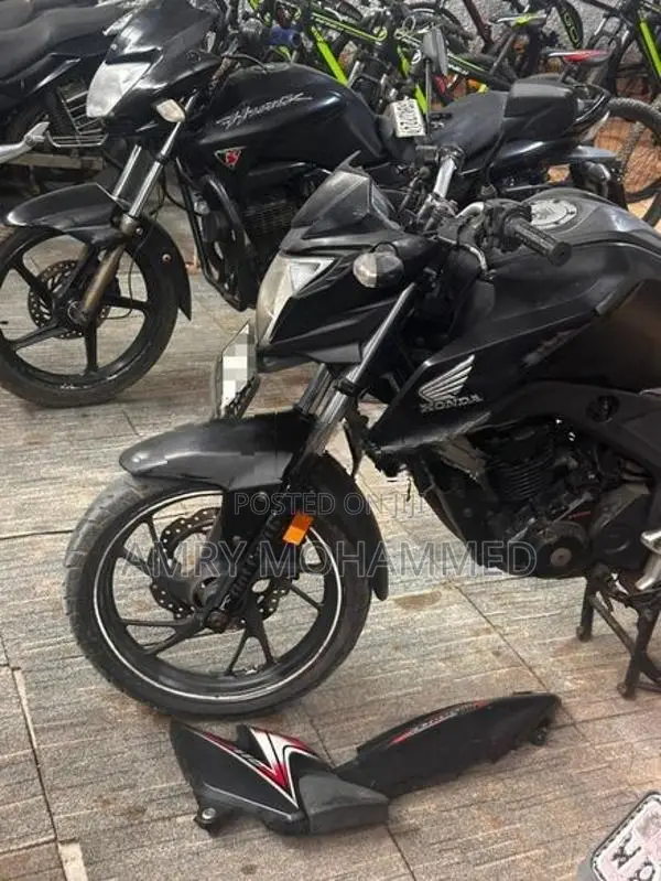 Honda CB Hornet 160R 2016
