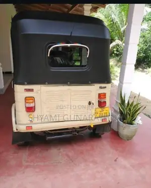 Bajaj RE 2004