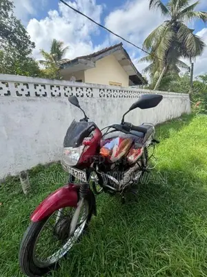 Bajaj CT100 2004