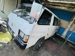 Mitsubishi L300 Mtsubishu delicaL300 1984