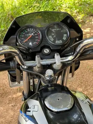 Bajaj CT100 2017