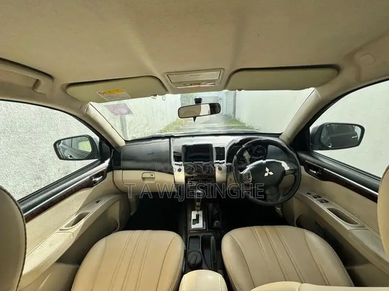 Mitsubishi Montero Sport 2012