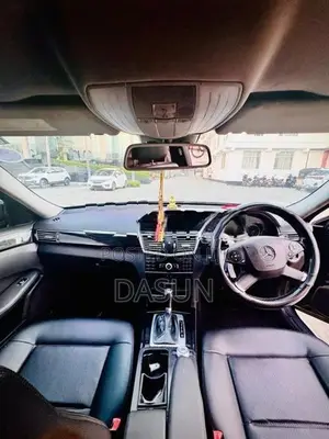 Mercedes Benz E200 2010