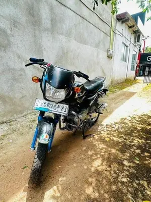 Bajaj CT100 2015