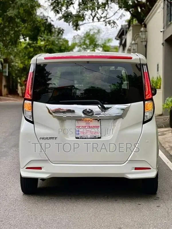 Toyota Roomy Custom G 2023
