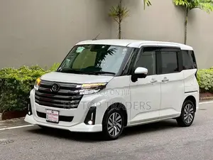 Toyota Roomy Custom G 2023