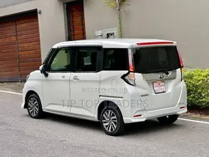 Toyota Roomy Custom G 2023