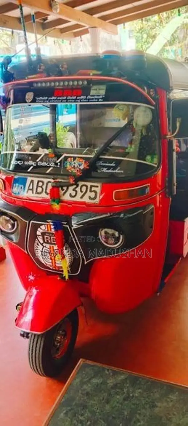 Bajaj RE 2015