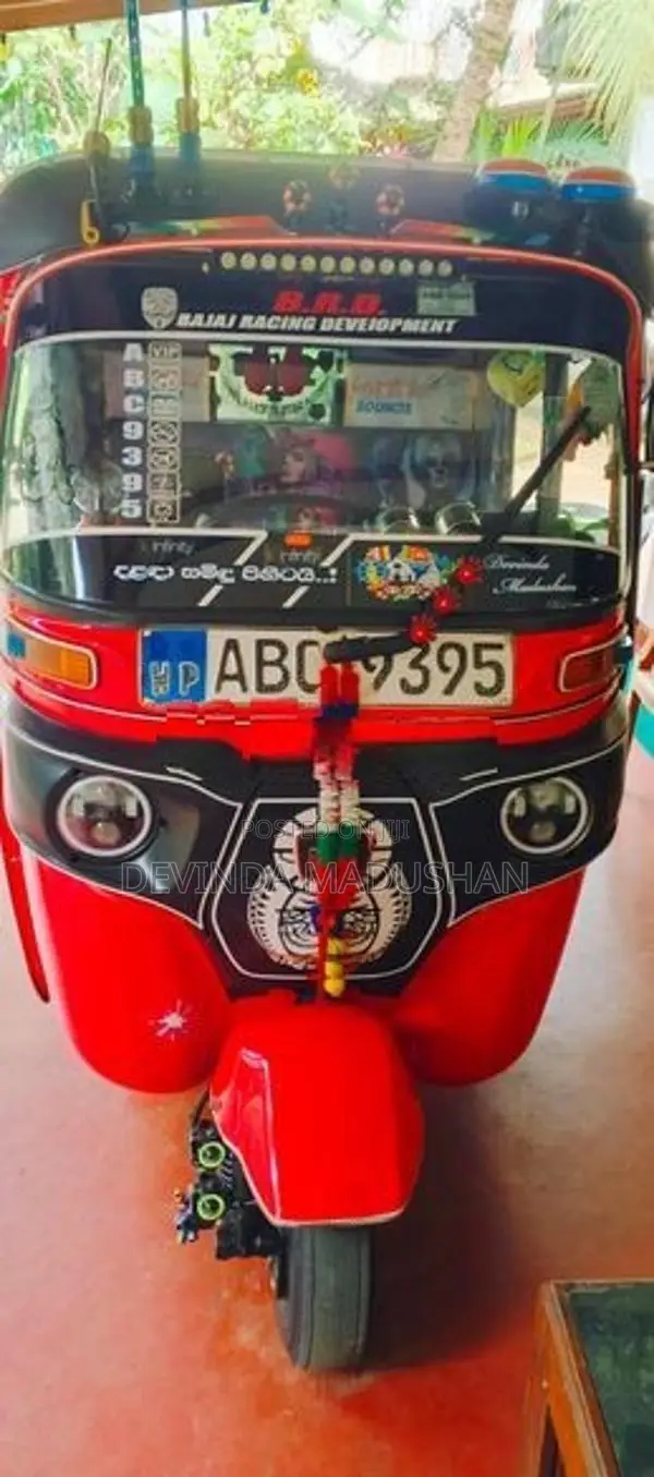 Bajaj RE 2015