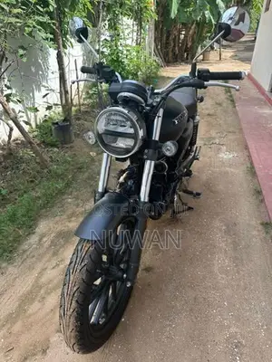 Honda CB350 2025