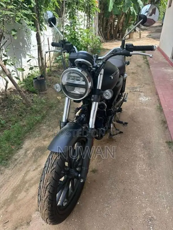 Honda CB350 2025