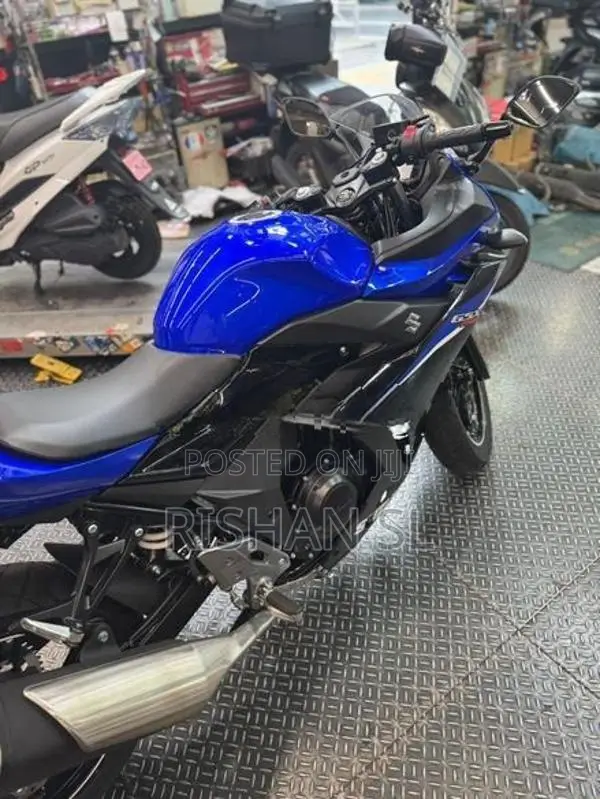 Suzuki GSX250R 2025