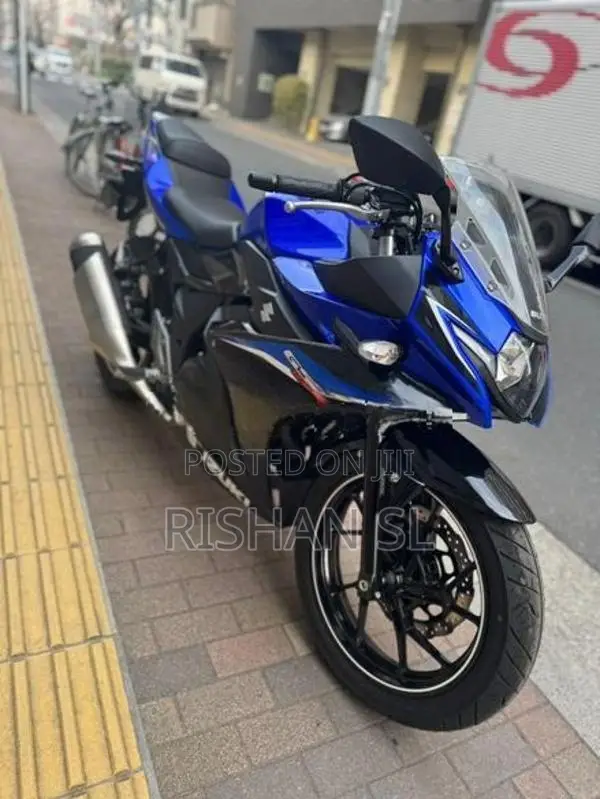 Suzuki GSX250R 2025