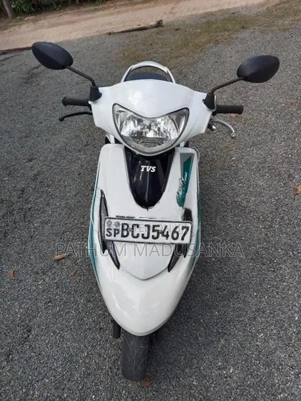 TVS Scooty Zest 2015